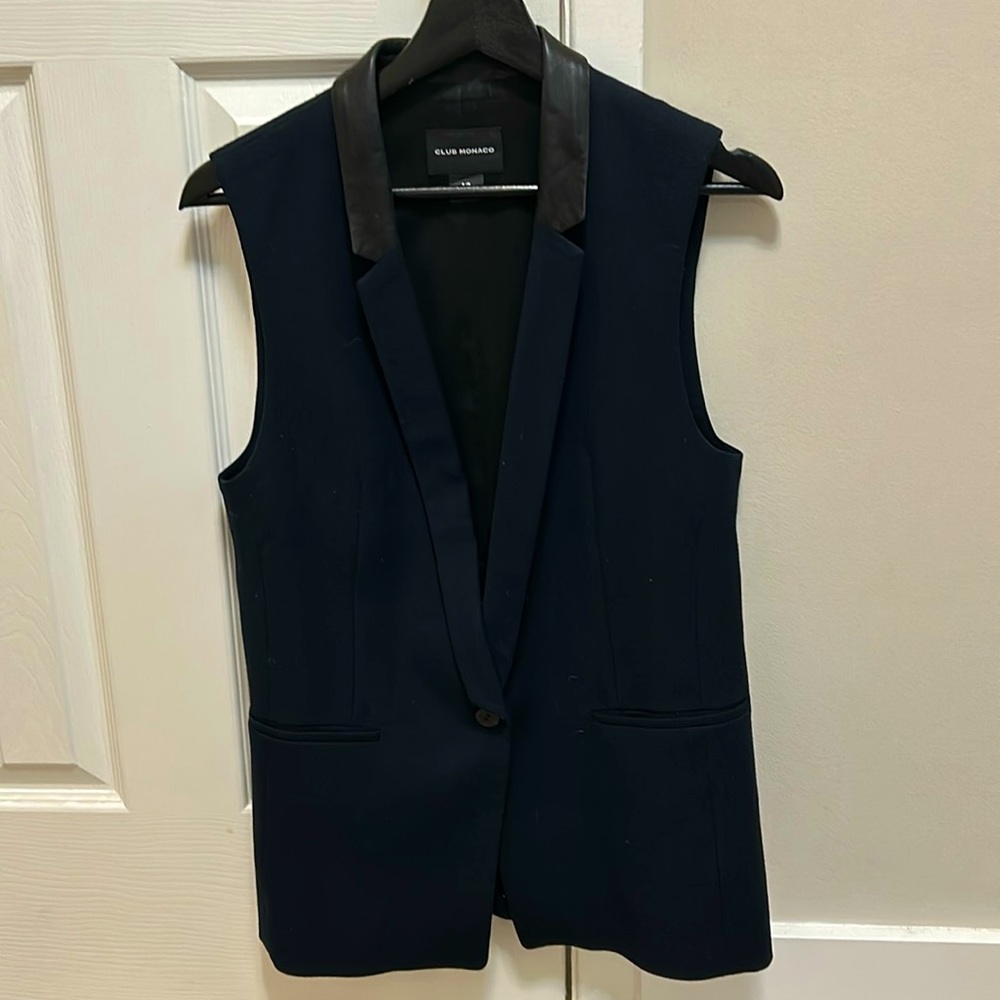 Size S. Straight fit, mid length Club Monaco vest with leather detail.